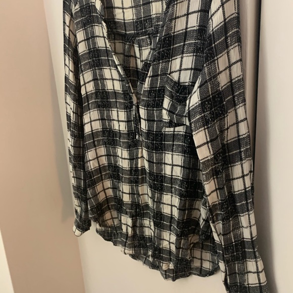 Lush Black and White Plaid Button Up Blouse - Picture 4 of 10